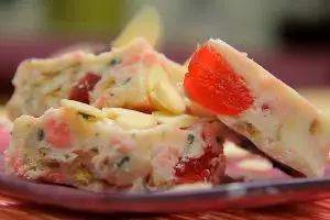 Rocky Road,  cemilan serba manis ini gampang kamu bikin di rumah lho! 