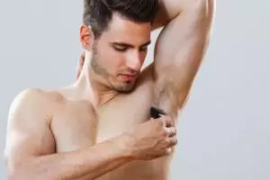 Perlu nggak sih, cowok mencukur rambut ketiaknya?