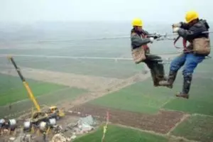 Bikin lutut lemes, ini 20 foto aktivitas pekerja di ketinggian