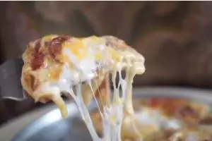 Bikin soft pizza ala kamu sendiri yuk? Ini dia resepnya 