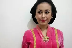 Cinta budaya bangsa, Dian kenalkan tari tradisional ke generasi muda