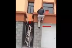 Kocaknya tingkah orang yang isengi sahabatnya ini bikin geli sendiri