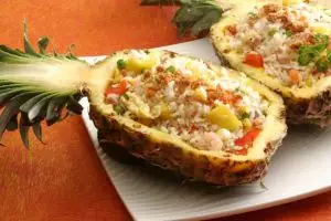 Yuk bikin nasi goreng nanas sendiri, simpel resepnya!