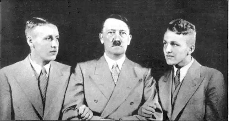 15 Foto langka Adolf Hitler, sulit ditemukan di buku-buku sejarah!