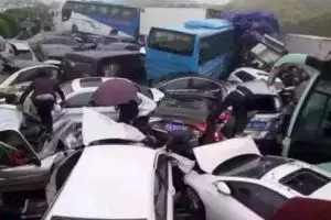 Ngerinya kecelakaan ini, tewaskan 3 orang dan bikin macet parah