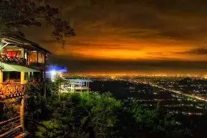 10 Spot outdoor Jogja ini asyik banget buat nongkrong malam hari