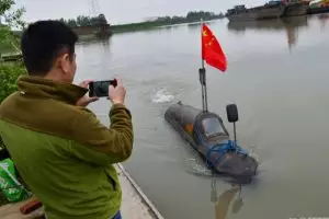 Cuma dengan Rp 10 juta, pria ini ciptakan kapal selam dari rongsokan!