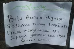 12 Poster lucu mahasiswa UGM tolak relokasi Kantin Bonbin
