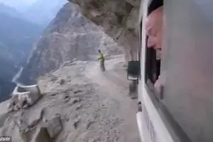 Inilah jalan paling mematikan di dunia, salah kemudi jurang menanti!