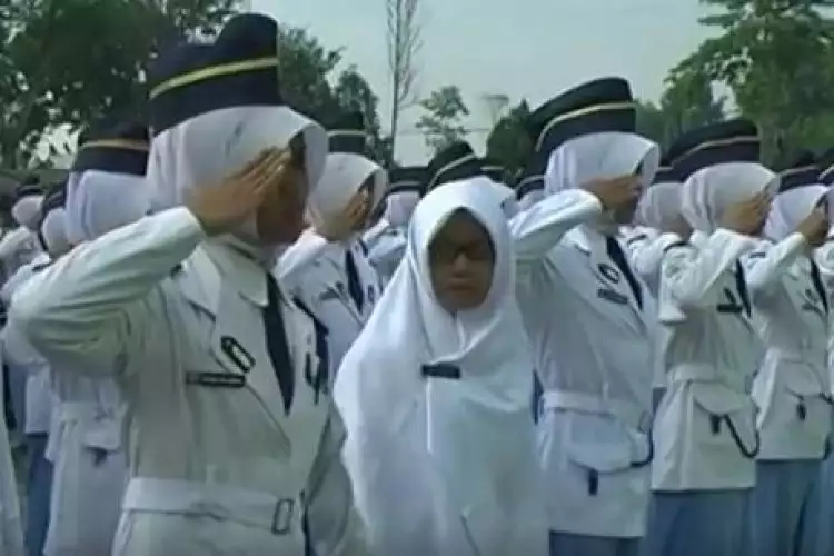 Video siswa ogah hormat bendera ini bikin kamu makin cinta Indonesia