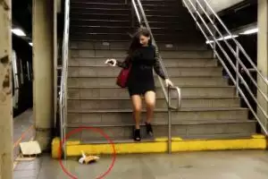 Stasiun kereta api bawah tanah ini ternyata banyak tikus, duh jorok!
