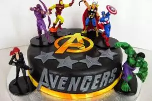 15 Kue ultah dengan tema The Avengers, nggak tega memotongnya...