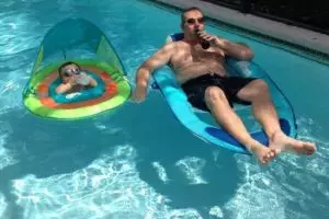 15 Foto kedekatan ayah & putranya ini buktikan ayah sahabat terbaik