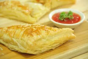 Bingung weekend mau ngapain? Bikin Chicken Puffs aja, yuk!