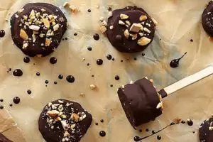 Bingung pilih camilan sehat? Bikin aja banana bon-bon ala kamu