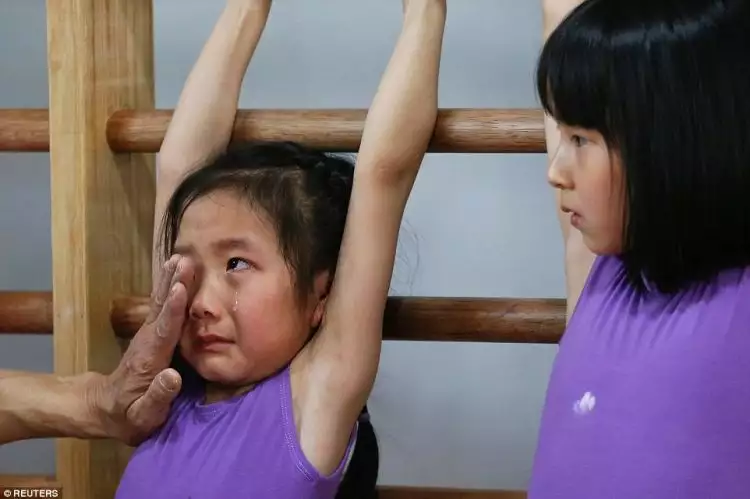Awas terharu, 17 foto ini tunjukkan perjuangan berat calon atlet China