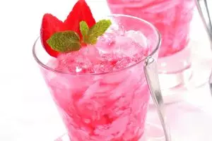 Cuaca panas gini enaknya bikin es kopyor cocopandan, ini resepnya!