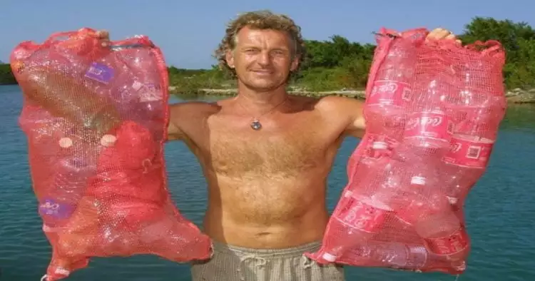 Pria ini 7 tahun bikin pulau dan kapal pribadi pakai botol, hasilnya..