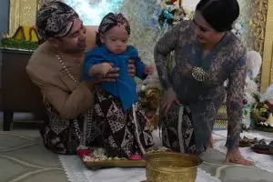 10 Foto kemewahan upacara Tedak Siten Rafathar, ngehits abis!