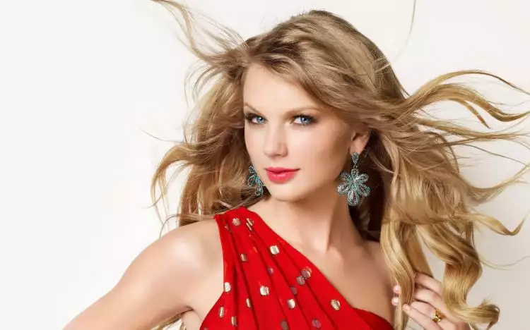 10 Fakta tak terduga tentang Taylor Swift, suka belanja di PKL
