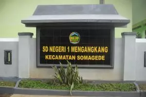 10 Nama Sekolah Dasar ini kocak abis, cuma ada di Indonesia!