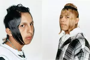 8 Gaya rambut anak muda ini sedang tren dan kocak banget, berani coba?