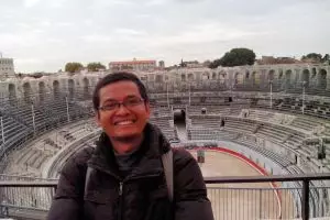 Dulu dibilang gila, pria ini sebulan bisa tulis dua buku bersamaan