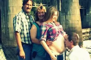 Niatnya romantis, 19 foto kehamilan ini malah bikin gagal paham 