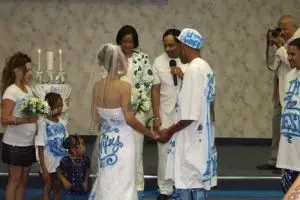 Berniat romantis, 23 foto pernikahan malah bikin gagal paham! 