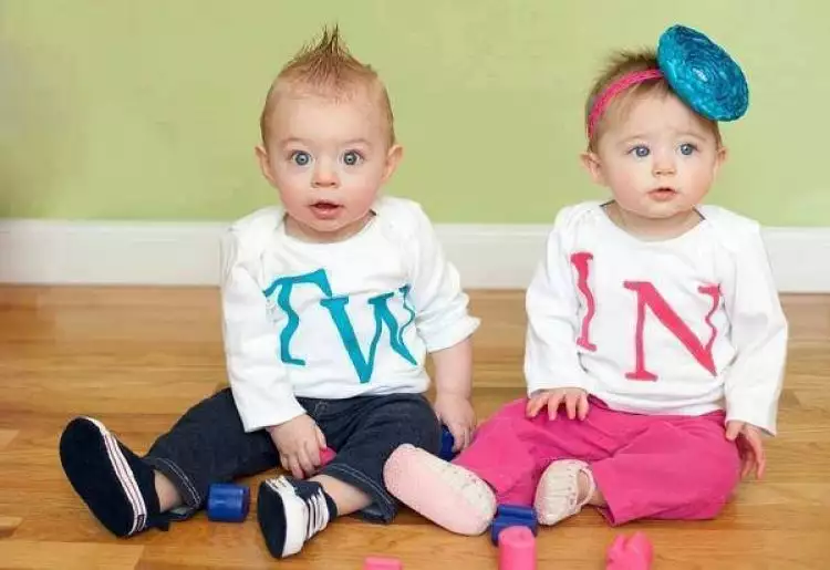 10 Desain kaus lucu untuk si kembar, bikin makin gemes deh!