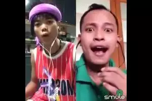 2 Pria berlogat Ngapak ini bukannya karaoke malah bertengkar via Smule