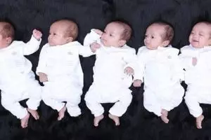 20 Foto 'AIUEO', bayi kembar lima dari Cirebon lucu-lucu banget! 