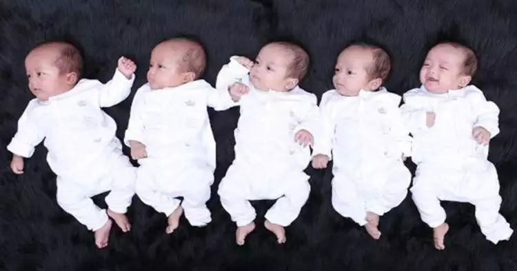 20 Foto 'AIUEO', bayi kembar lima dari Cirebon lucu-lucu banget! 