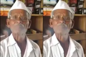 Aneh tapi nyata, kakek ini seolah kunyah rokok menyala dengan mulutnya