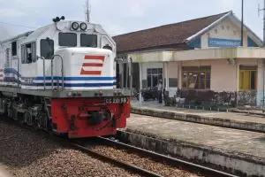 7 Stasiun kereta api ini paling angker di Indonesia