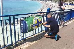 Suporter Irlandia Utara tewas usai jatuh dari pagar pembatas pantai