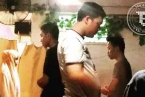 Ada yang aneh dengan cara salat orang-orang ini, apa ya?