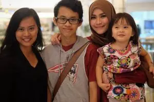 Anak tirinya ulang tahun, ucapan & doa Zaskia Mecca ini bikin haru
