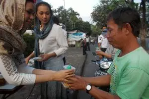 Yuk berbagi kebaikan dan berbagi kemurnian, dapatkan THR Rp 10 juta!