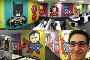 Pria ini dekor dinding kantor pakai 9.000 sticky notes, hasilnya wow!
