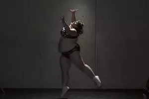 10 Foto ini buktikan dancer yang keren nggak harus selalu langsing