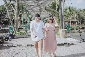 4 Pasangan artis ini butuh waktu lama berpacaran sebelum ke pelaminan