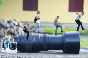 10 Foto bareng teman ini diedit jadi kocak abis, bikin cekikikan nih!