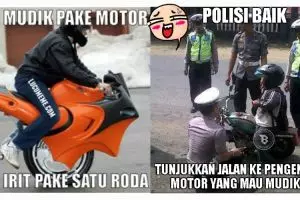 11 Meme mudik pakai motor ini bikin senyum sendiri, kamu kapan pulang?