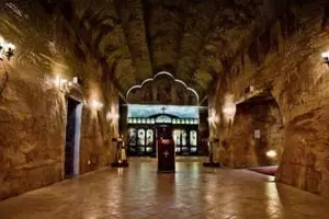 9 Tempat di bawah tanah ini tak kalah keren dengan gedung bertingkat