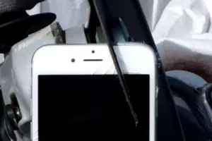 Ini dia cara paling kocak mengubah iPhone 6S jadi iPhone7