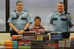 Bocah 9 tahun ini sisihkan uang saku demi sumbang buku ke penjara