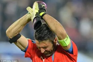 Kalah adu penalti, Buffon terekam kamera sangat emosional dan menangis
