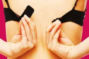 Ladies, kenali kepribadianmu dari cara memakai bra