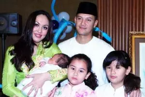 Keanu, anak Angelina Sondakh dan Adjie Massaid (alm) yang imut abis!